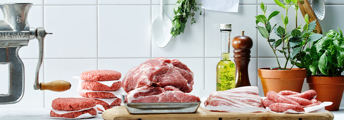 Kjøttdeig, pølser, bacon og annet kjøtt kan fryses ned for å begrense matsvinn